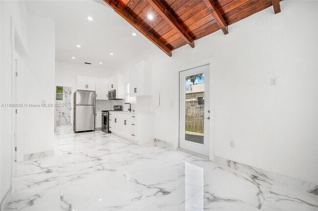 Photo - 2512 SW 14th St