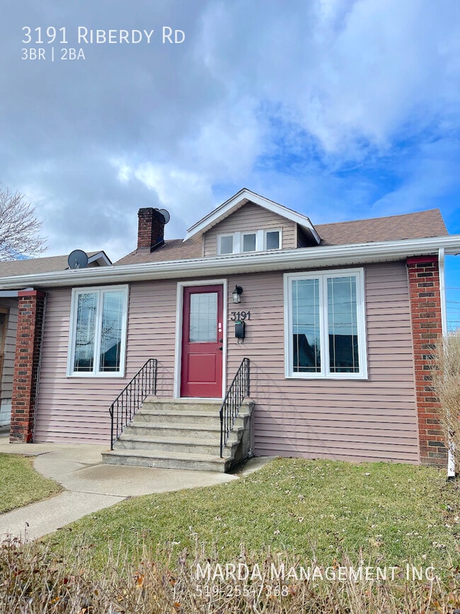 Building Photo - SPACIOUS 3-BED/2-BATH HOME DEVONSHIRE HEIG...