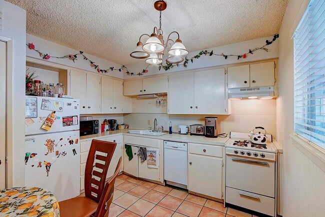 Photo - 803 W 28th St Unit 201