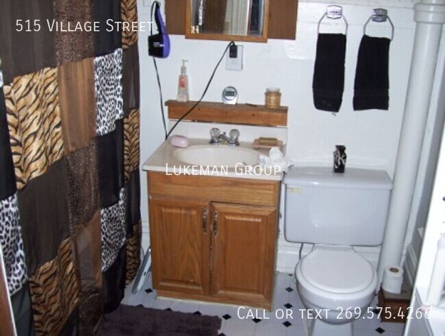 Photo - 515 Village St