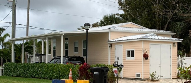 Photo - 235 NE Sunrise Wy