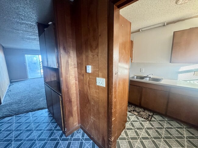 Photo - Oak Crest Apartments Unit 4