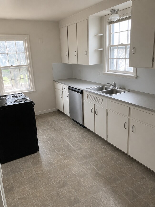 Photo - 1540 Packard St Unit Apt 2