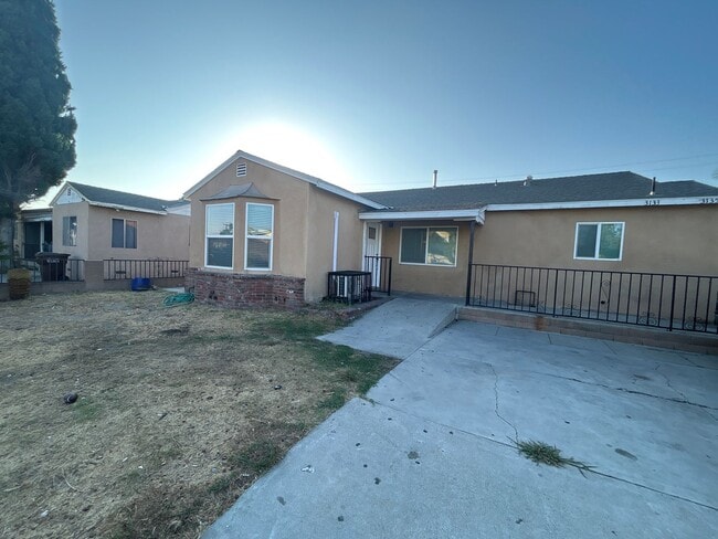 Building Photo - 3133-3135 La Madera Ave Unit 3133 Rental