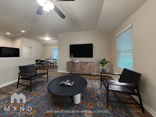 Photo - 280 Americana Dr