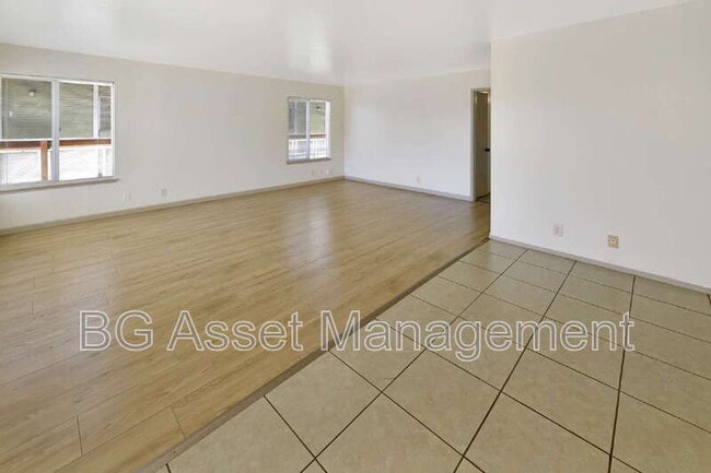 Photo - 8049 Greenridge Dr Unit 26