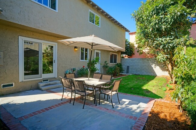 Photo - 12024 Alberta Dr