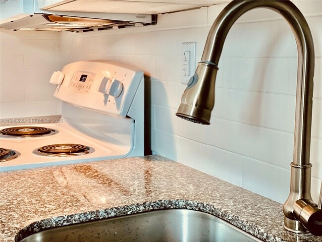 Photo - 1560 NW 1st Ct Unit 3