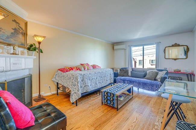 Building Photo - 2018 31st Ave Unit ID1305152P