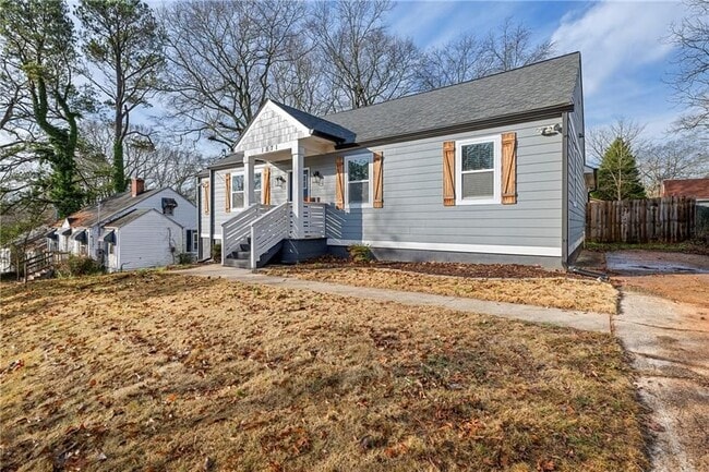 Photo - 1571 Belmont Ave SW