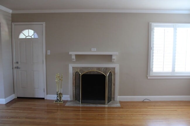 Photo - 709 N Claremont St Unidad 709 N Claremont St