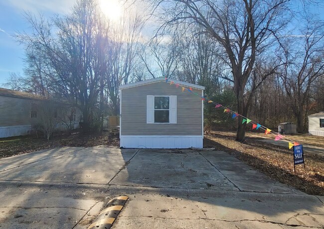 Photo - 87 Deerwood Park