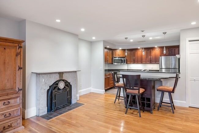 Photo - 33 Worcester Sq Unit 2
