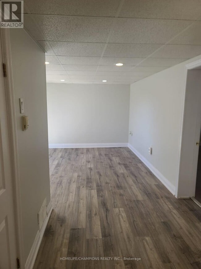 Photo - 462 Loring St