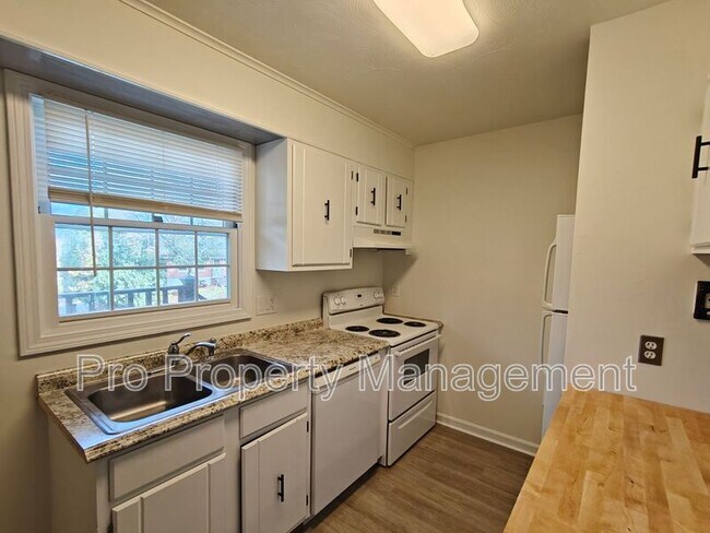 Photo - 18 Broadview Terrace