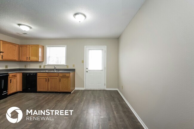 Photo - 8562 Bluff Point Dr