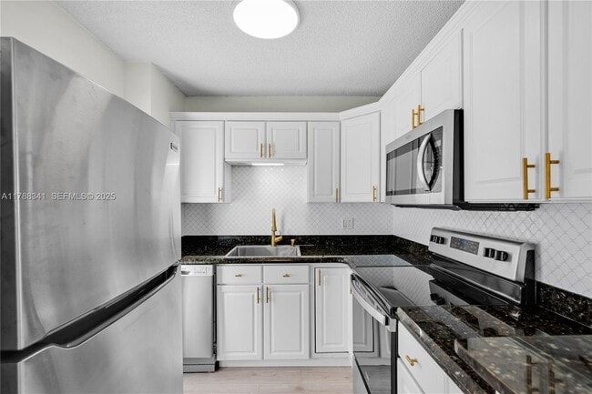 Photo - 2555 NE 11th St Unit 808