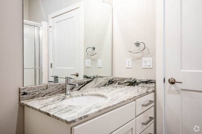 1BR, 1BA - 879SF