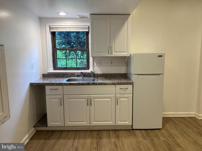 Building Photo - 3312 Dauphine Dr Rental
