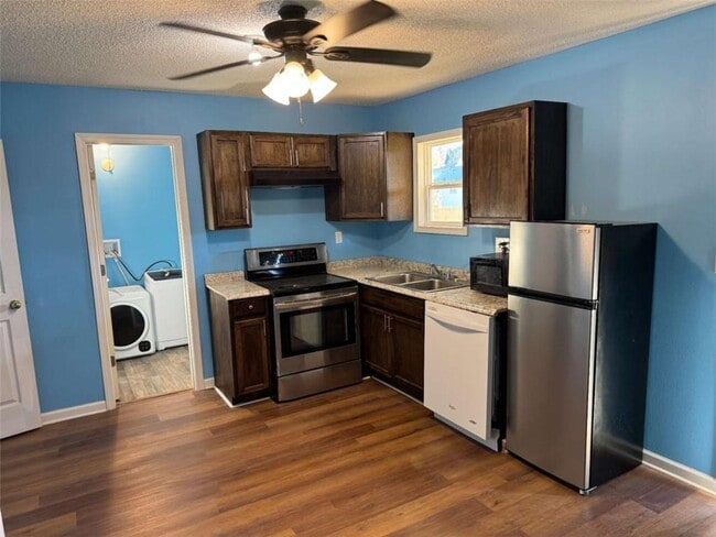 Photo - 870 Ashland Park Way SE