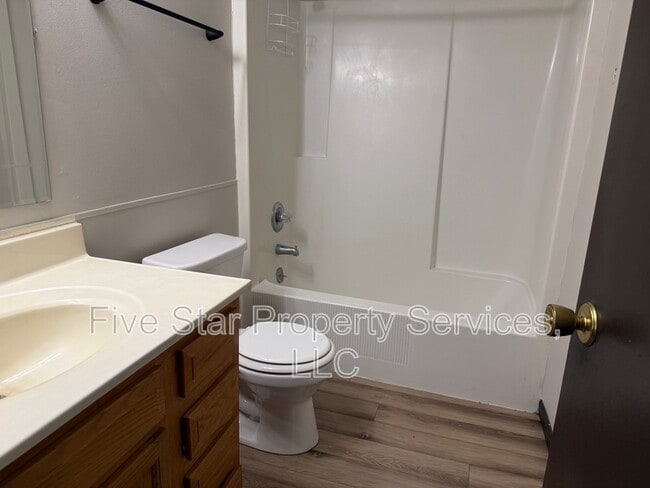 Photo - 1224 W Monroe St Unit Apt 5