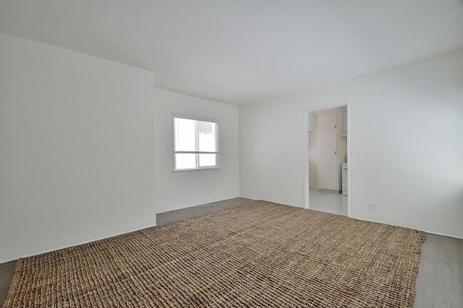 Photo - 321 Unit 323