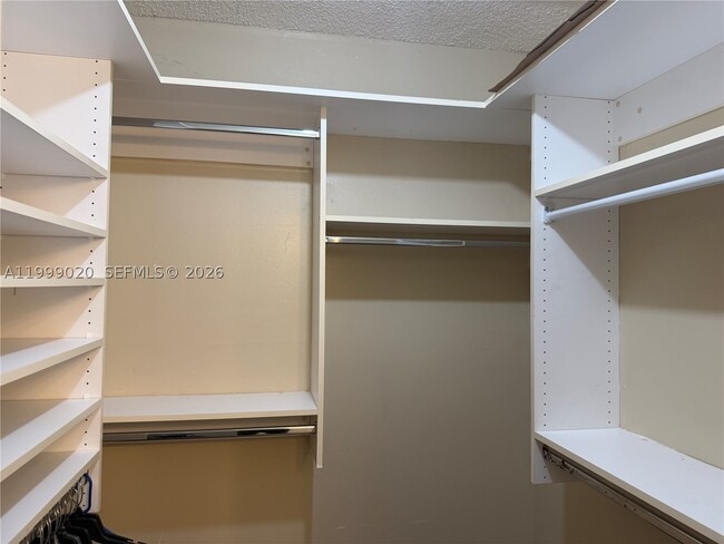 Building Photo - 5851 NW 62nd Ave Unit 305