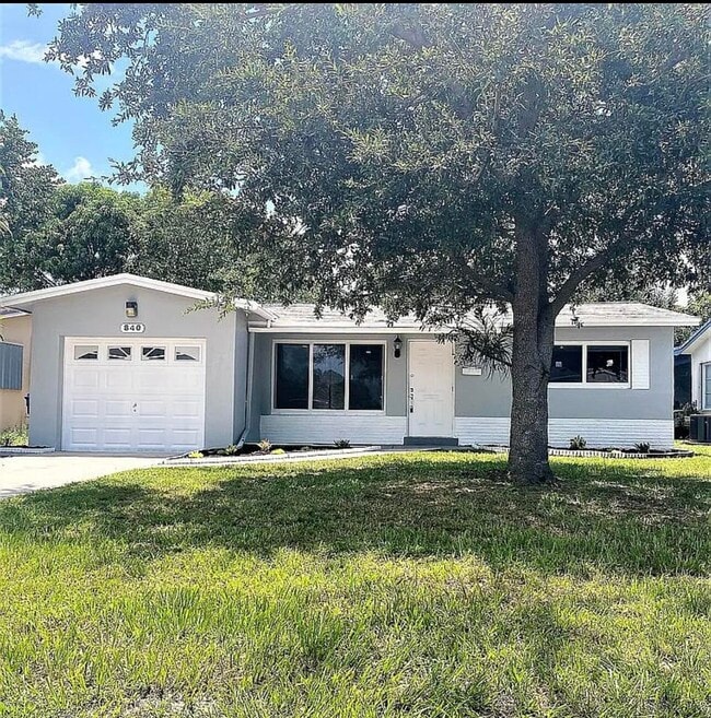 Building Photo - 840 SW 64th Terrace Rental