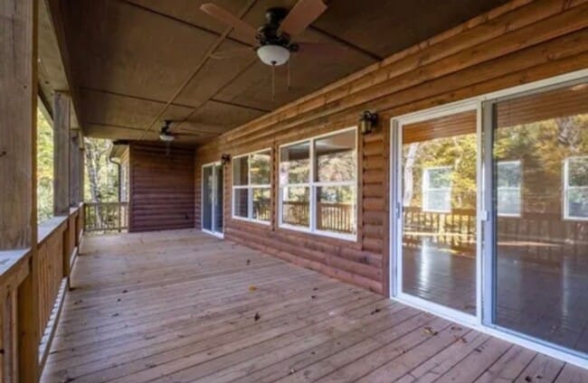 Photo - 127 Gardenia Ct