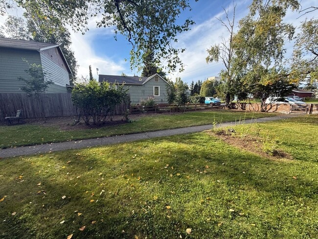326 W 11th Ave