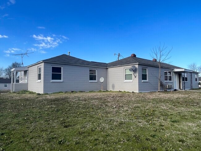 Photo - Hillcrest Apartments