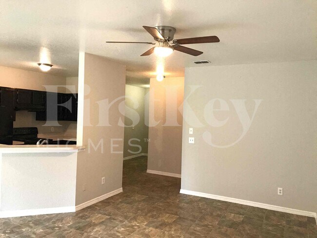 Photo - 4743 Luther Ave