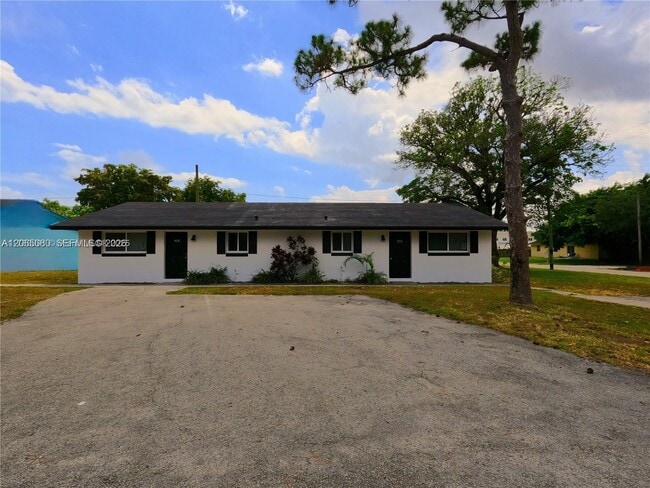 Building Photo - 4906 Serafica Dr Unit 7