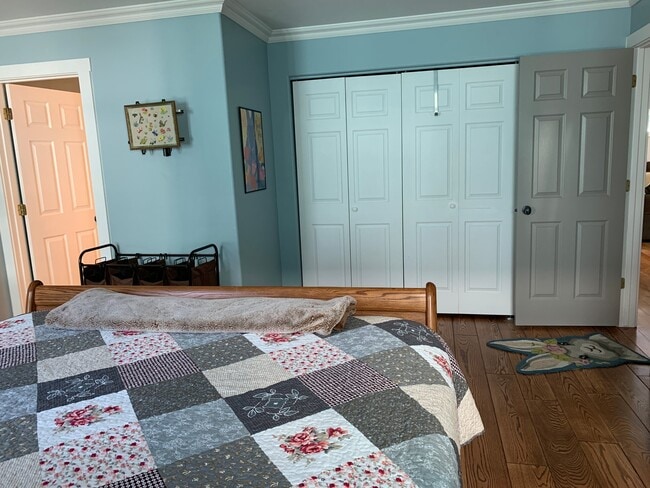 Photo - 112 W Dooley Ln