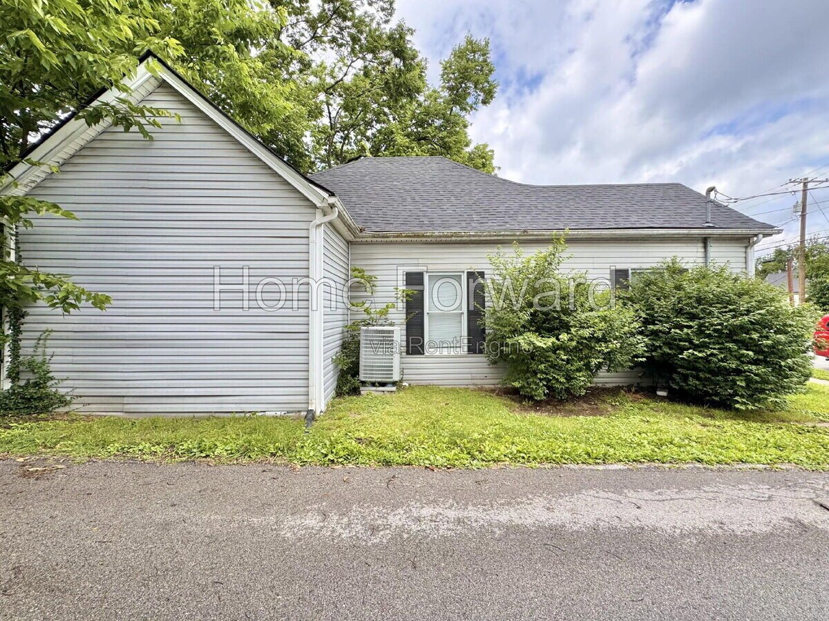 Photo - 206 E Hickman St