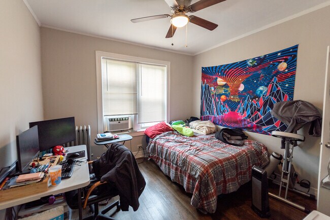 Photo - 3545 N Troy St Unidad 2