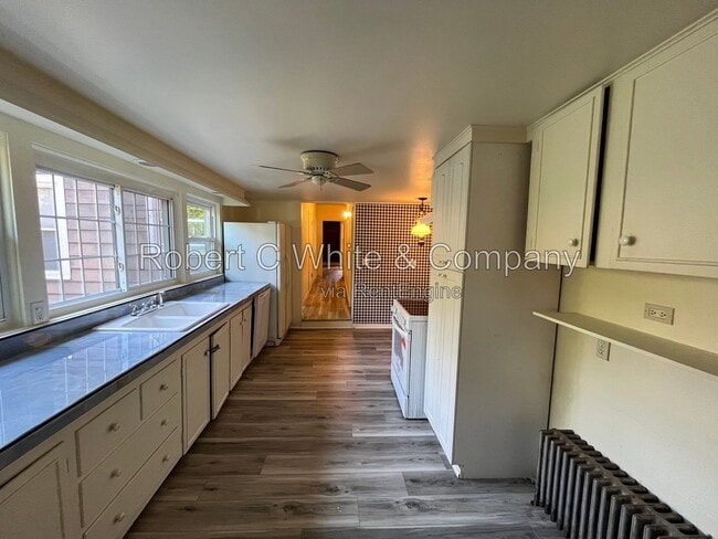Photo - 345 W Thames St Unit 2