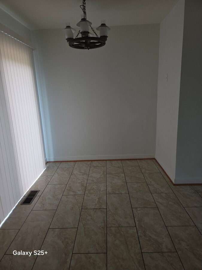Photo - 27 N Pendleton Ct