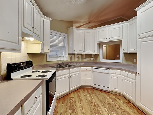 Photo - 1206 Saura Ct