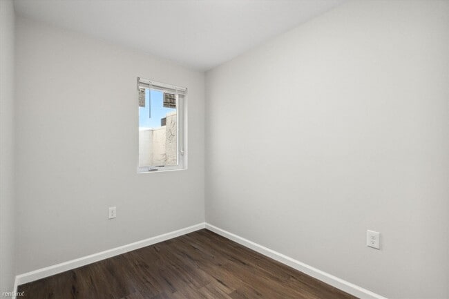 Photo - 3 br, 3 bath Triplex - 2025 N 16TH ST Unit... Unidad 101