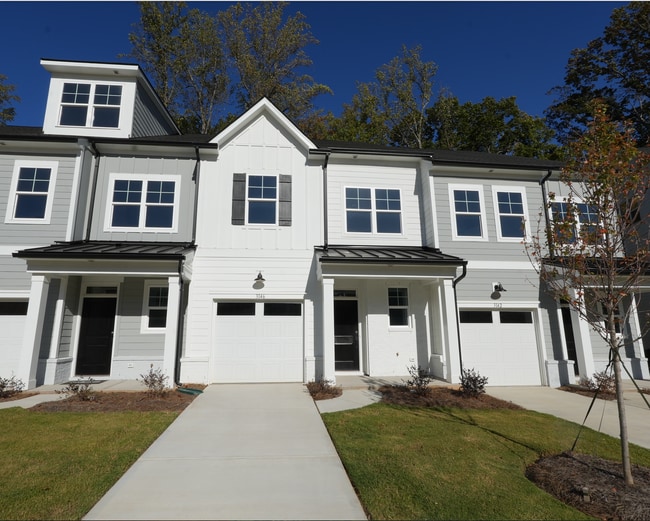Building Photo - 3BR w/ Garage & W/D in Charlotte (28269)