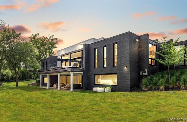 Photo - 3467 Sutton Pl