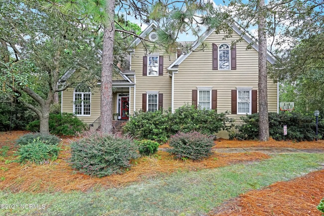 Building Photo - 1410 Hollybriar Dr Rental