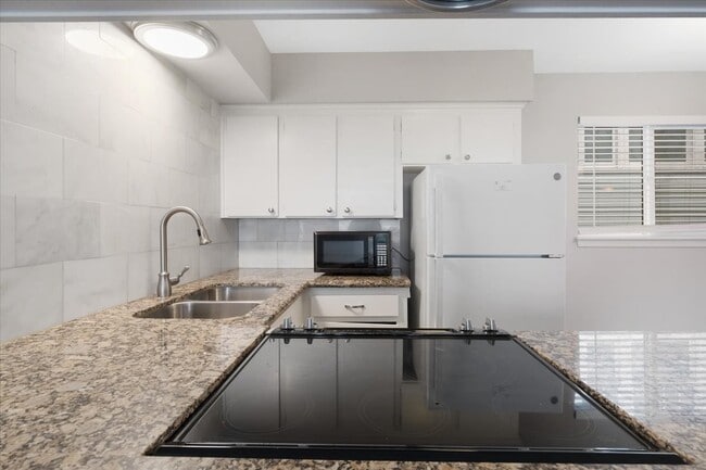 Photo - 1016 E 7th St Unidad 4