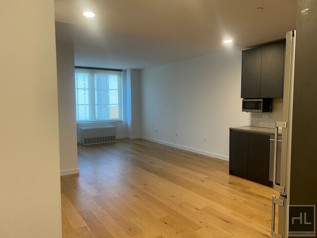 Building Photo - NORTHERN BOULEVARD Rental