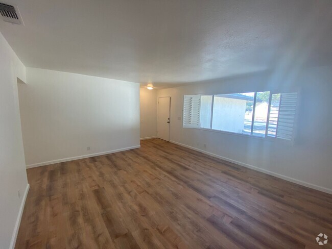 Building Photo - **751 Higgins Rd #27 Barstow** 2 bedroom 2... Rental