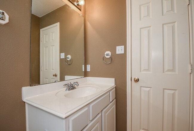 Photo - 7218 Fox Hall Ln