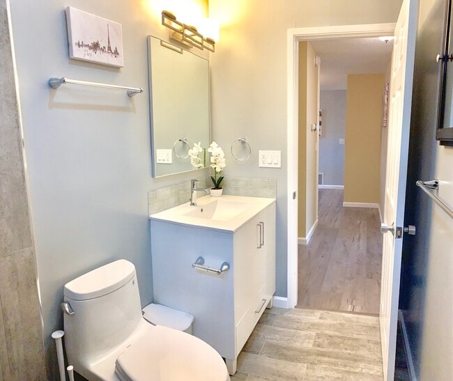 Photo - 1798 Starlite Dr Unidad Room B