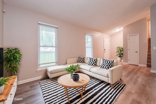 Photo - 1443 Devon Mill Way