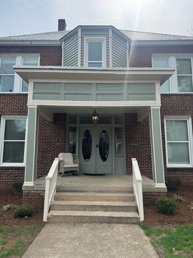 Photo - 709 S Church St Unit 3